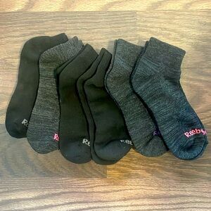 ⚜️6 Pairs of Reebok Ankle Socks in Dark Multi Colors! NWOT!